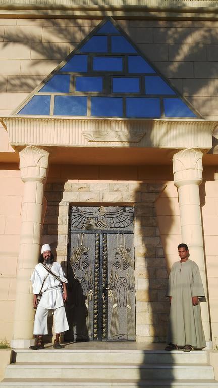 Pyramids Luxor Hotel & Spa מראה חיצוני תמונה
