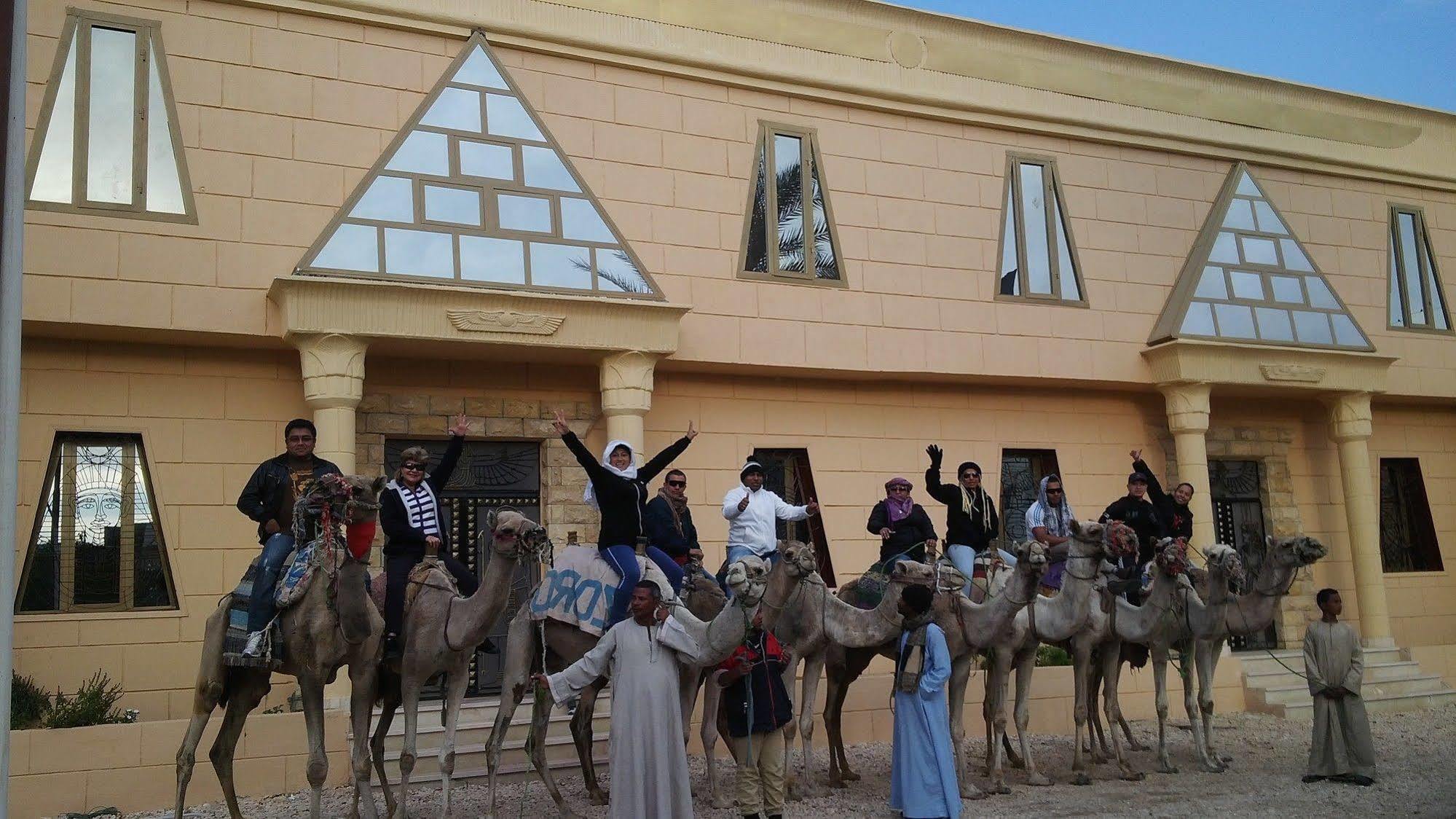 Pyramids Luxor Hotel & Spa מראה חיצוני תמונה